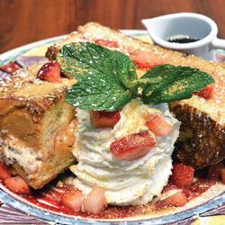 STRAWBERRY CHEESECAKE STUFFED FRENCH TOAST