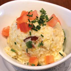 STONE-GROUND GRITS WITH DICED BACON