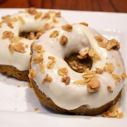 CARROT CAKE DONUTS 