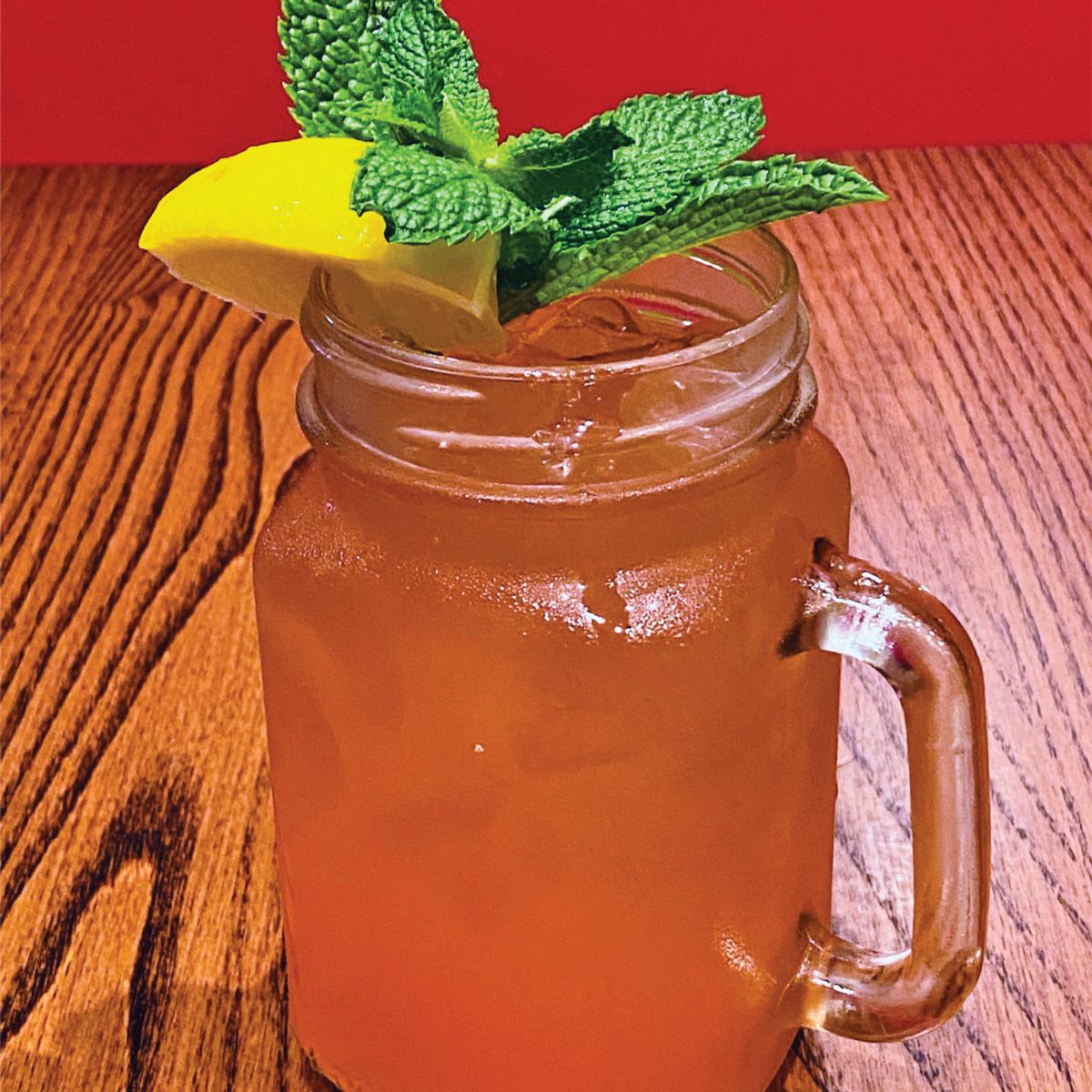 SQUEEZED FRESH STRAWBERRY LEMONADE WITH NATURAL PULP